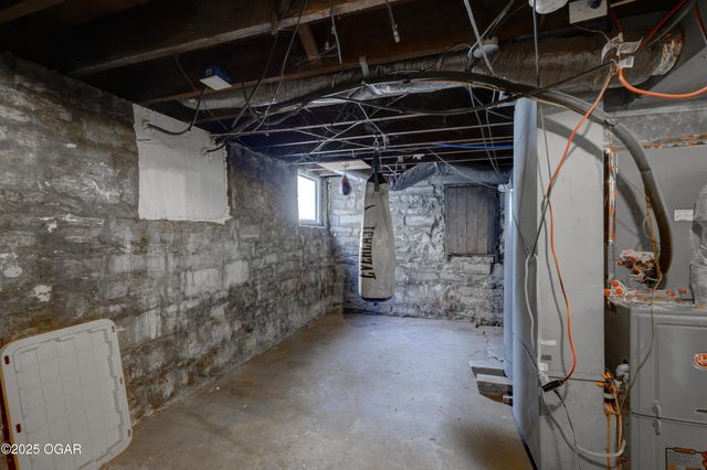 211 S Jackson Avenue, Joplin, MO 64801