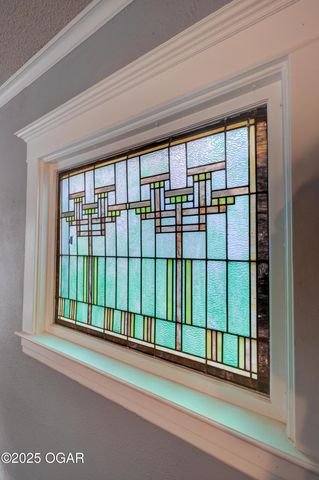 211 S Jackson Avenue, Joplin, MO 64801