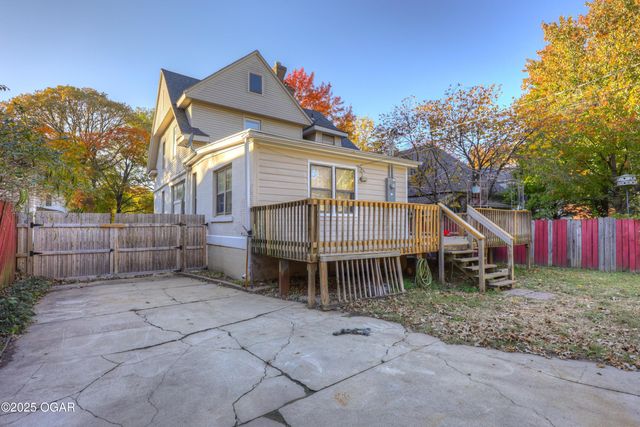 211 S Jackson Avenue, Joplin, MO 64801