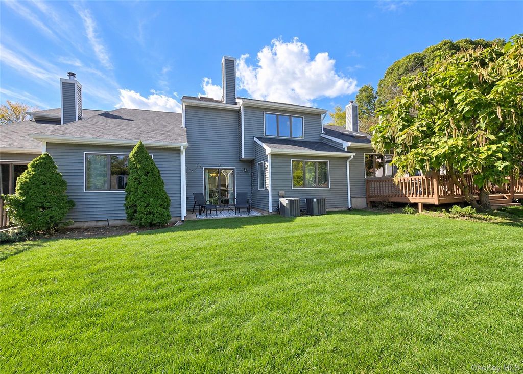 46 Jeremy Circle, Nesconset, NY 11767 — photo 3