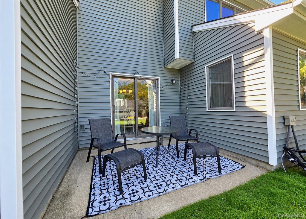 46 Jeremy Circle, Nesconset, NY 11767 — photo 4