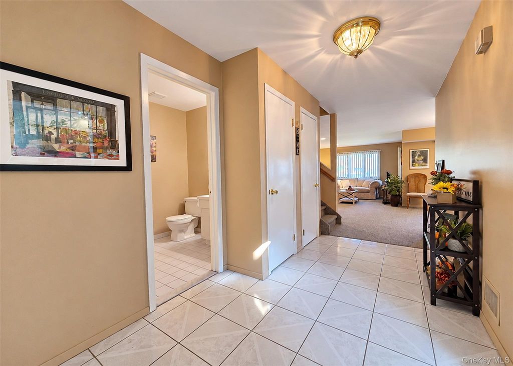 46 Jeremy Circle, Nesconset, NY 11767 — photo 5