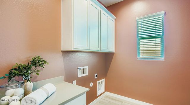 2950 E CLEO Drive, San Tan Valley, AZ 85143