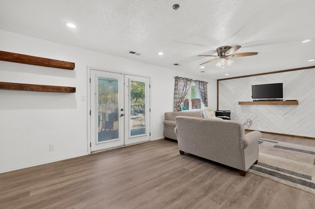 1715 Eldorado Loop, Bosque Farms, NM 87068