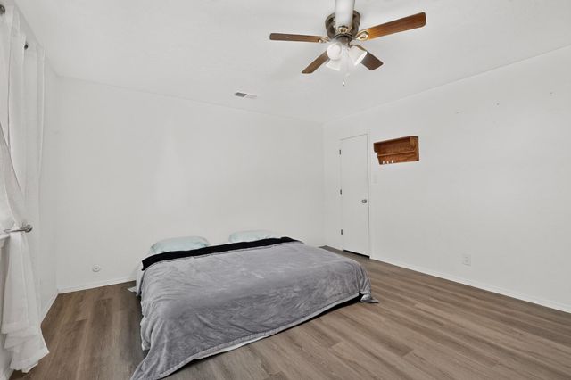 1715 Eldorado Loop, Bosque Farms, NM 87068
