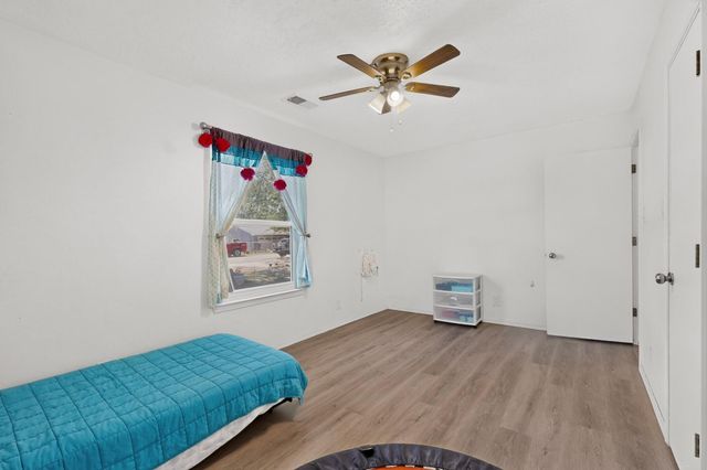 1715 Eldorado Loop, Bosque Farms, NM 87068