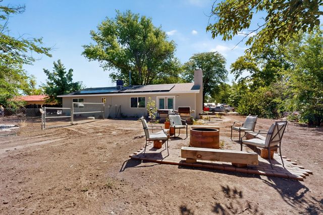 1715 Eldorado Loop, Bosque Farms, NM 87068