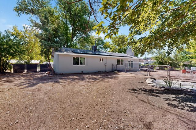 1715 Eldorado Loop, Bosque Farms, NM 87068