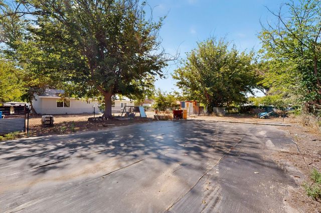 1715 Eldorado Loop, Bosque Farms, NM 87068