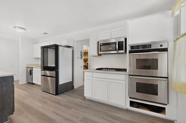 1715 Eldorado Loop, Bosque Farms, NM 87068