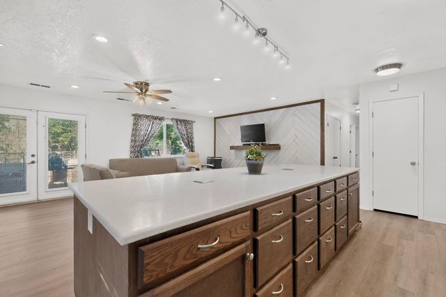 1715 Eldorado Loop, Bosque Farms, NM 87068