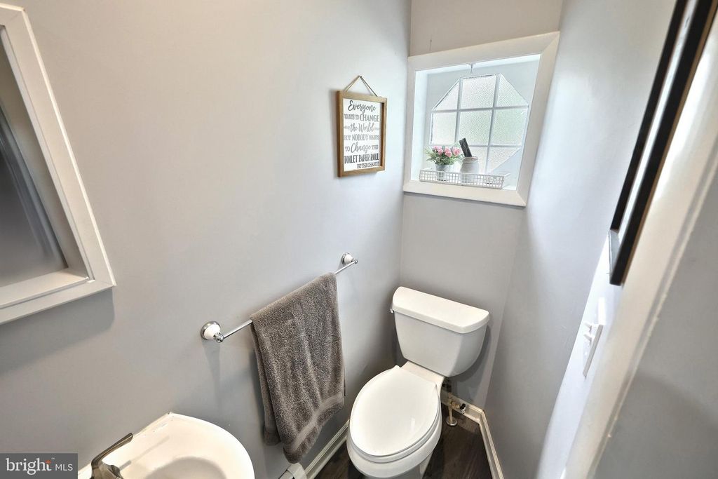221 CHERRY ST, York, PA 17402