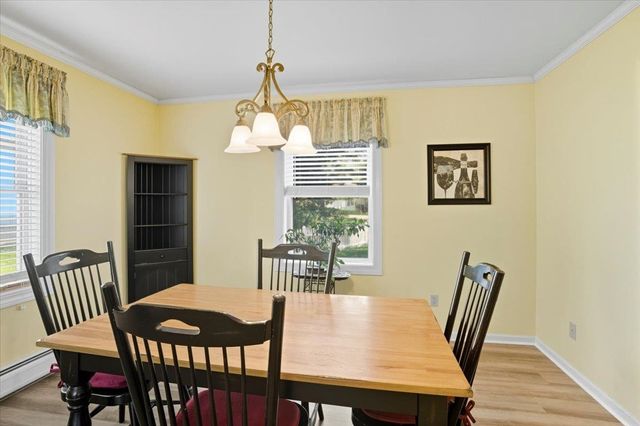 34 Derby Circle, South Burlington, VT 05403