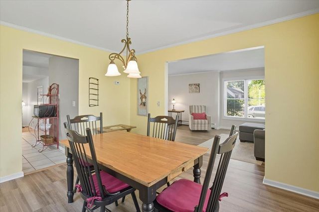 34 Derby Circle, South Burlington, VT 05403