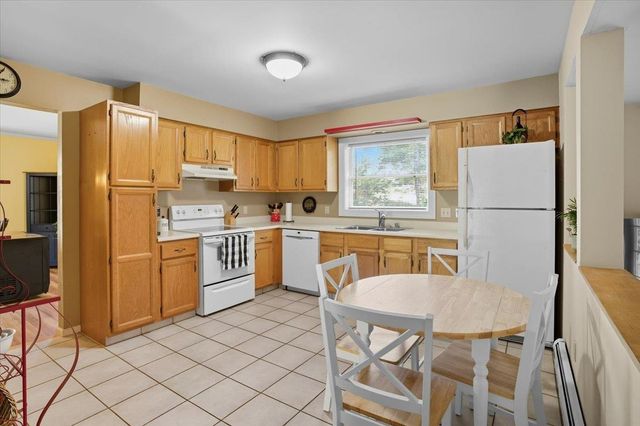 34 Derby Circle, South Burlington, VT 05403