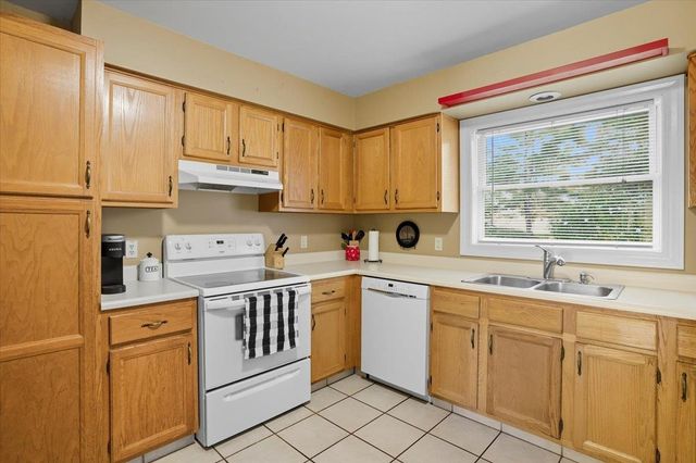 34 Derby Circle, South Burlington, VT 05403