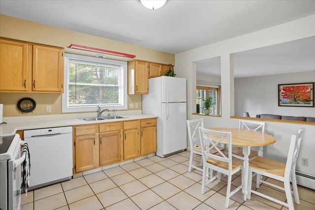 34 Derby Circle, South Burlington, VT 05403