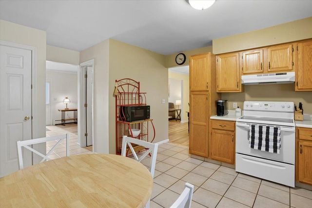 34 Derby Circle, South Burlington, VT 05403