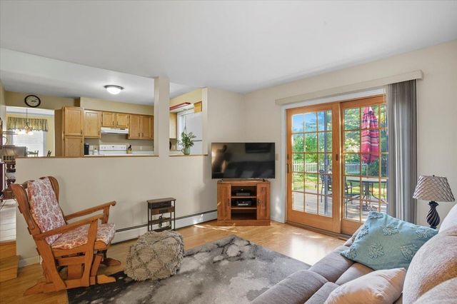 34 Derby Circle, South Burlington, VT 05403