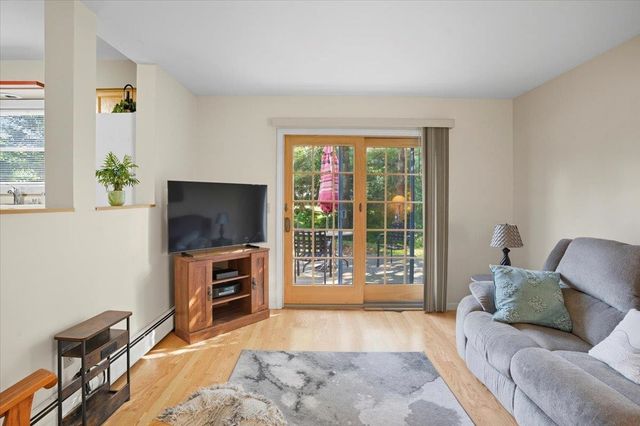 34 Derby Circle, South Burlington, VT 05403