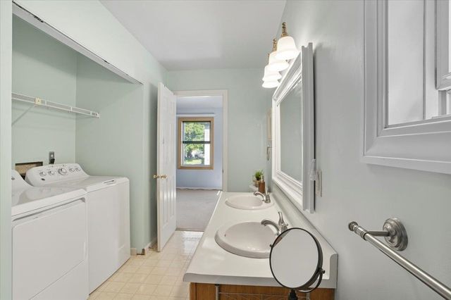 34 Derby Circle, South Burlington, VT 05403