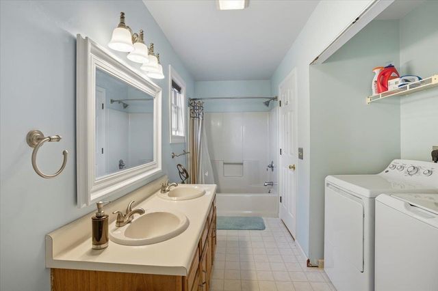 34 Derby Circle, South Burlington, VT 05403