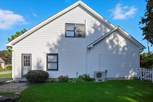 34 Derby Circle, South Burlington, VT 05403