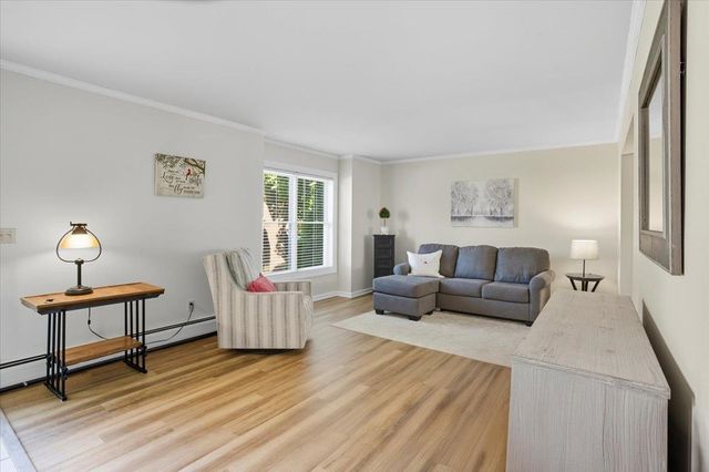 34 Derby Circle, South Burlington, VT 05403