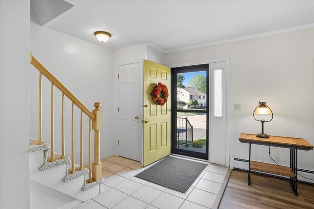 34 Derby Circle, South Burlington, VT 05403