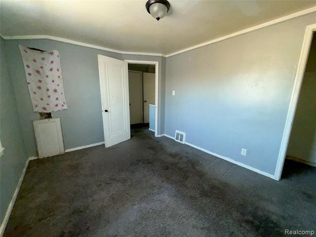 18619 Moross Road, Detroit, MI 48224