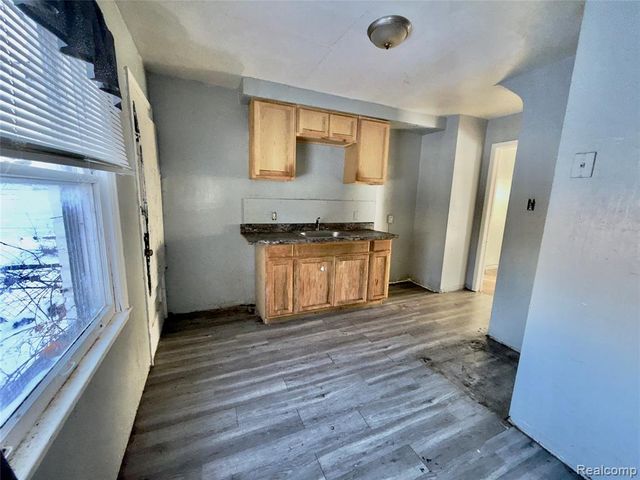 18619 Moross Road, Detroit, MI 48224