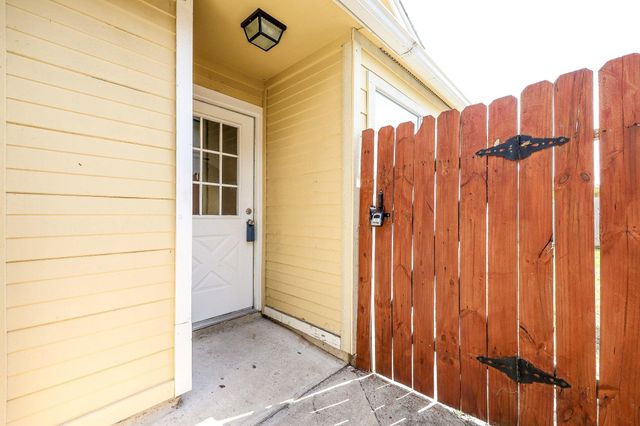 11510 Teaside Drive, Houston, TX 77066