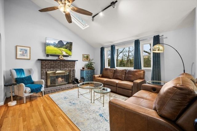 18 Mill St, Easton, MA 02356