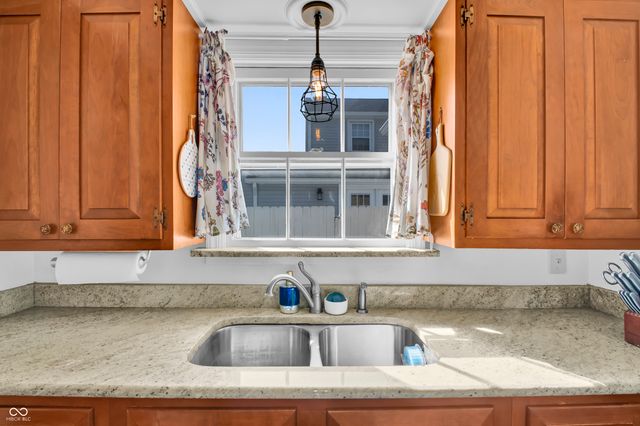 2245 Washington Street, Columbus, IN 47201