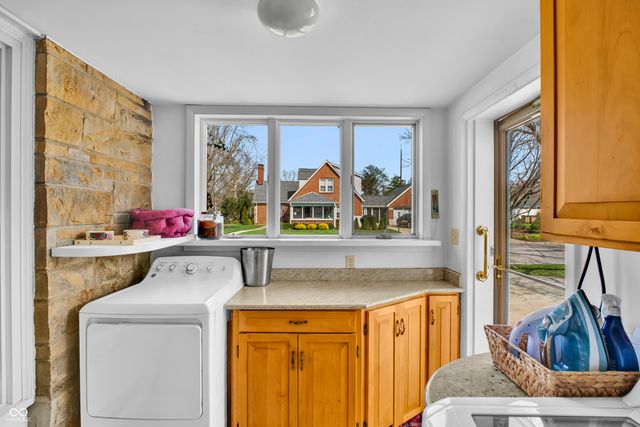 2245 Washington Street, Columbus, IN 47201