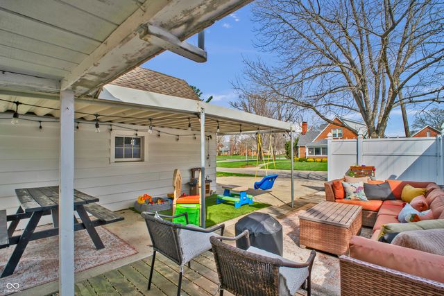 2245 Washington Street, Columbus, IN 47201