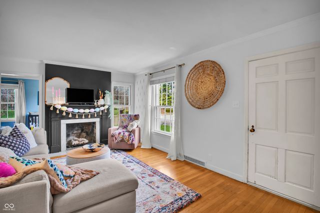 2245 Washington Street, Columbus, IN 47201