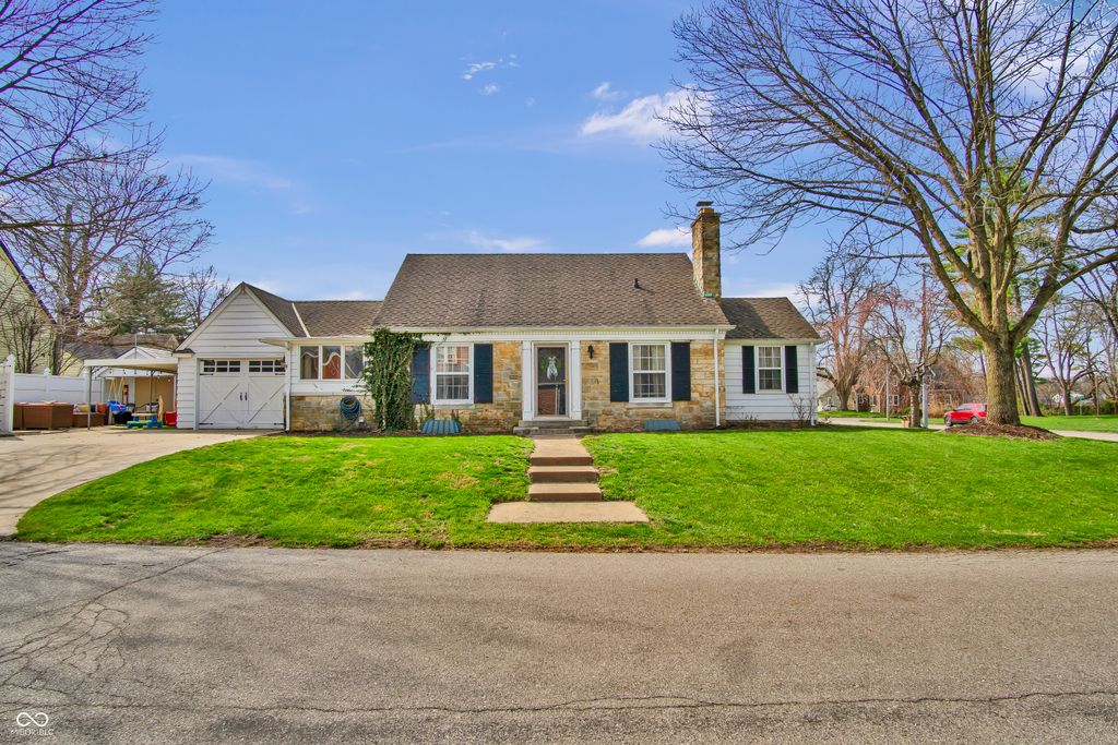 2245 Washington Street, Columbus, IN 47201