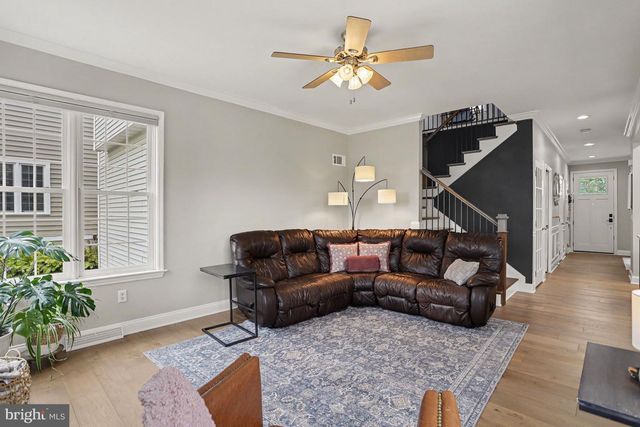 7 THISTLE GRN, Lancaster, PA 17602