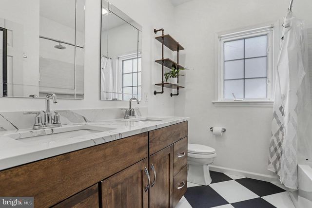 7 THISTLE GRN, Lancaster, PA 17602
