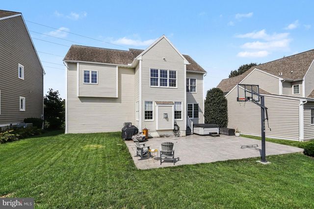 7 THISTLE GRN, Lancaster, PA 17602