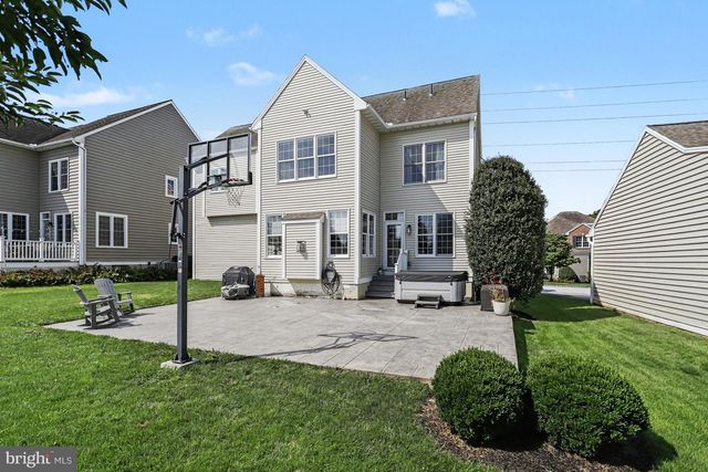 7 THISTLE GRN, Lancaster, PA 17602