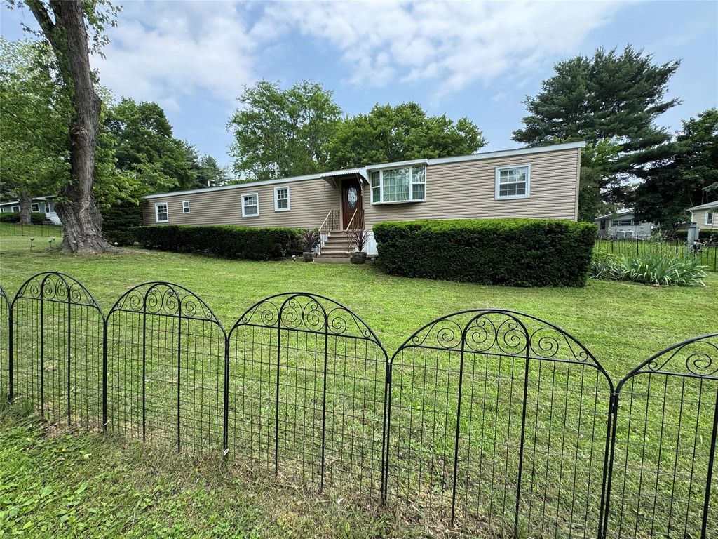 15 Walnut Drive, Pleasant Valley, NY 12569
