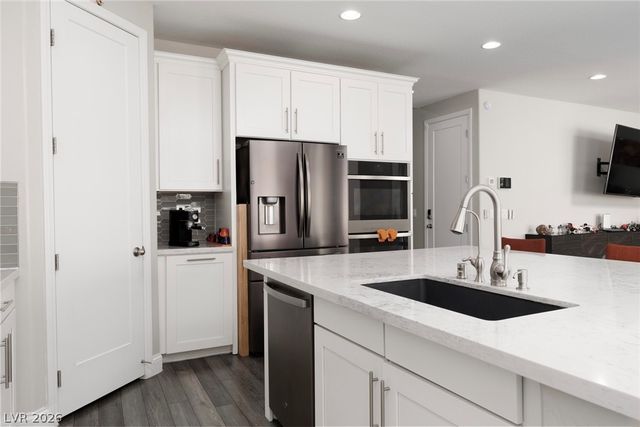 194 Baru Belin Avenue, Las Vegas, NV 89183
