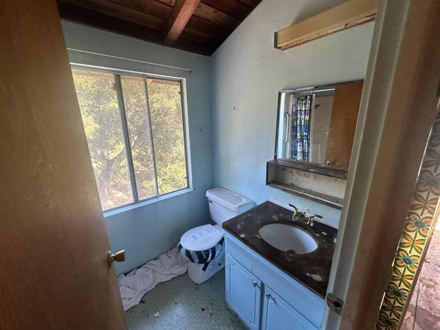 21 A El Cuenco, Carmel Valley, CA 93924