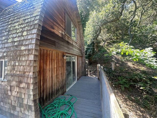 21 A El Cuenco, Carmel Valley, CA 93924