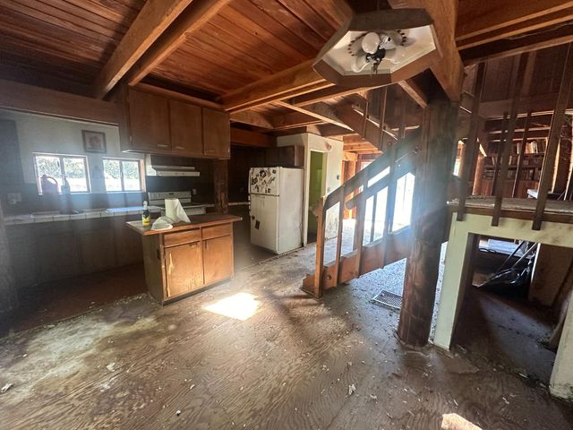 21 A El Cuenco, Carmel Valley, CA 93924