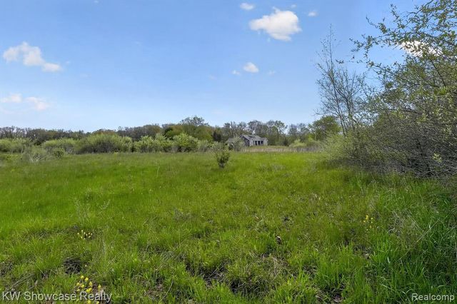 0000 Buno, Milford, MI 48380
