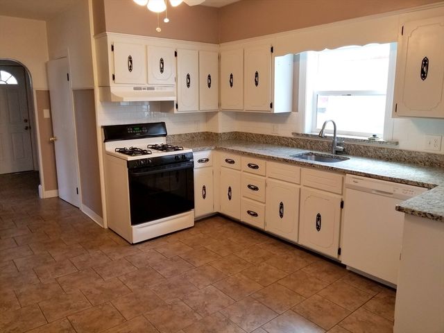 49 Hillside Ave 1, Everett, MA 02149