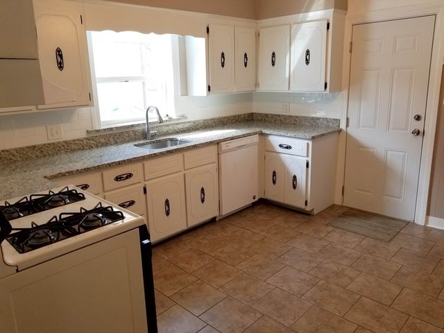 49 Hillside Ave 1, Everett, MA 02149